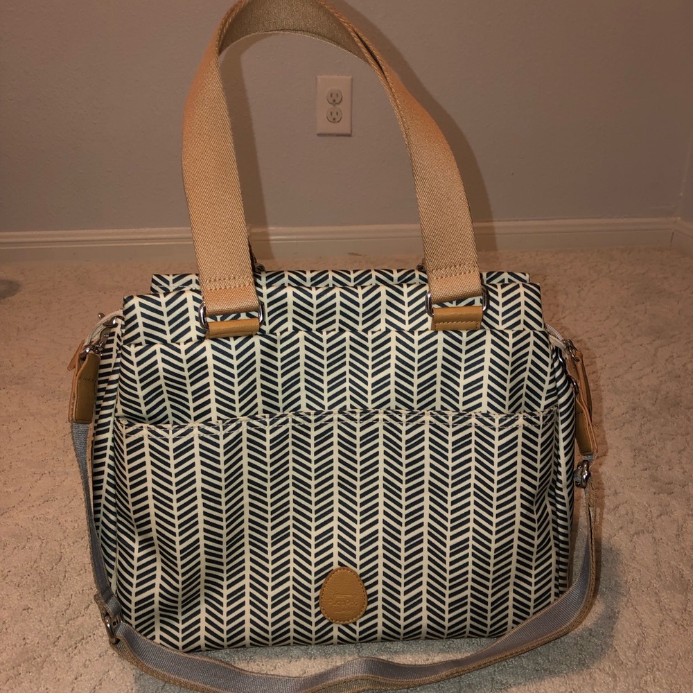 Paca pod diaper bag